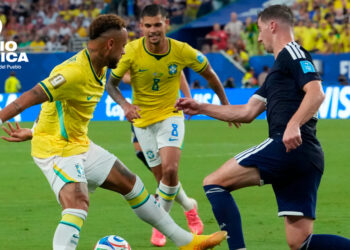 0-3. Brasil sonríe por partida doble: liderato y regreso de Neymar