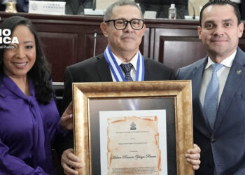 El Parlamento de Honduras condecora a los mundialistas de España 1982