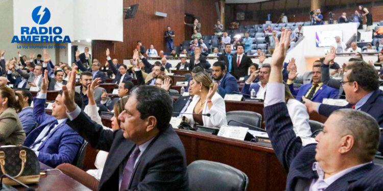 Congreso nombra autoridades interinas en CNE y TJE y concede licencias a consejeras Paola Hall y Cossette López