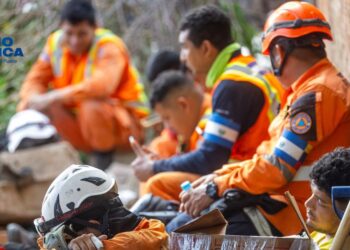 Continúan los intentos de rescatar supervivientes seis días después de sismos en Venezuela
