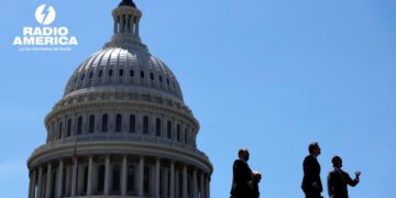 Senado de EEUU aprueba paquete de 70.000 millones de dólares para operaciones migratorias