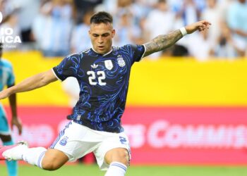 2-0. Argentina impone su jerarquía ante Honduras con la mirada puesta en el Mundial