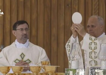 León XIV preside la procesión del Corpus Christi por las calles abarrotadas de Madrid