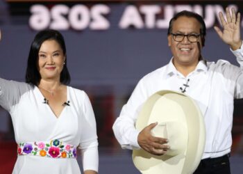 La ventaja de Fujimori sobre Sánchez baja a 2,3 puntos en Perú con el 85 % escrutado