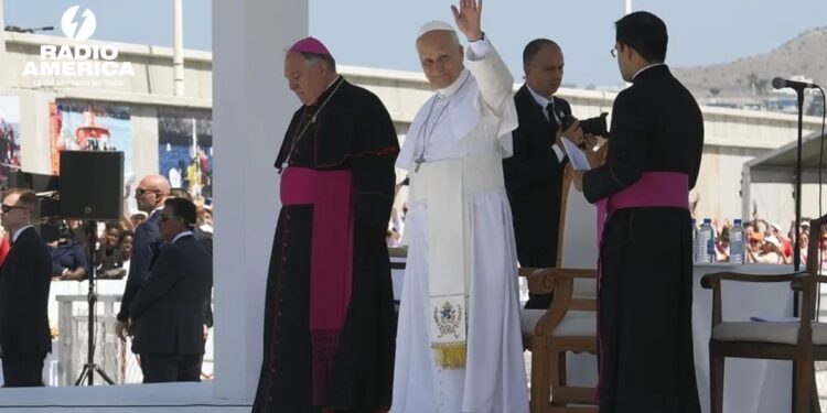 León XIV afirma que "la Iglesia no puede permanecer muda" ante el drama migratorio
