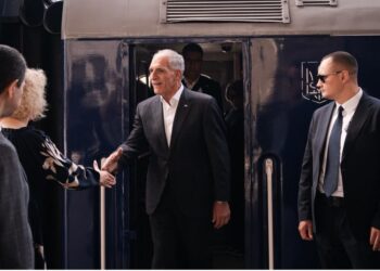 Presidente Asfura llega a Ucrania para reunión bilateral con Volodímir Zelenski