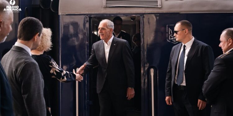 Presidente Asfura llega a Ucrania para reunión bilateral con Volodímir Zelenski