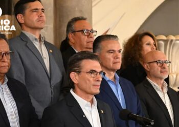 Paz decreta el estado de excepción en Bolivia tras siete semanas de bloqueos de carreteras