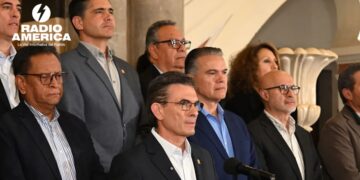 Paz decreta el estado de excepción en Bolivia tras siete semanas de bloqueos de carreteras