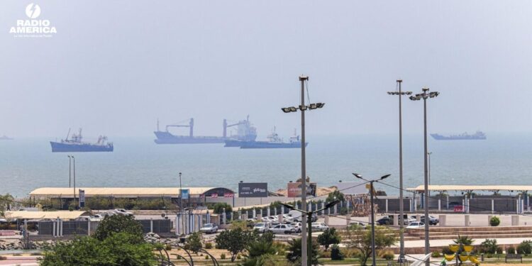 Irán anuncia el cierre del estrecho de Ormuz por los ataques de Israel en sur del Líbano