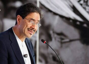 Izquierdista Iván Cepeda acepta derrota y reconoce triunfo de De la Espriella en Colombia