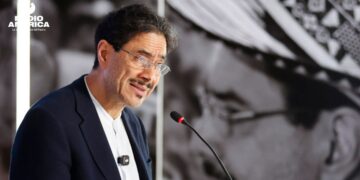 Izquierdista Iván Cepeda acepta derrota y reconoce triunfo de De la Espriella en Colombia
