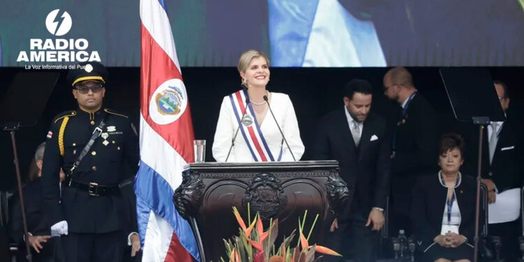 La presidenta de Costa Rica propone leyes contra el crimen y eliminar el "ocio" en las cárceles