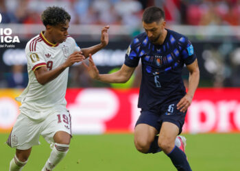 España, invencible para Uruguay
