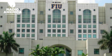 Florida prohíbe a indocumentados matricularse en sus 28 'colegios' universitarios