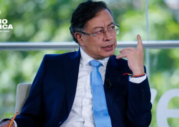 Petro dice que se irá tras concluir su mandato y pide a EE.UU. no "asustar" a ciudadanos