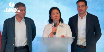 Keiko Fujimori admite un “empate técnico” y anticipa que respetará los resultados