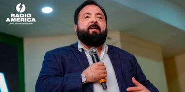 Luis Redondo aconseja a los colombianos no entregar su soberanía a una potencia extranjera