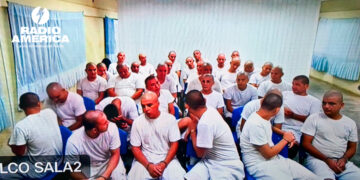 Condenan a 254 pandilleros a penas de 85 años de cárcel en un juicio masivo en El Salvador