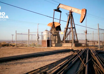 El petróleo de Texas baja a 69 dólares pendiente de conversaciones de EEUU e Irán con Doha