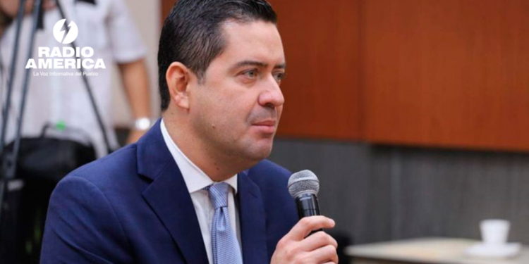 Ministro de Finanzas: “Nos hemos puesto una faja fiscal del 1% del déficit para 2026”