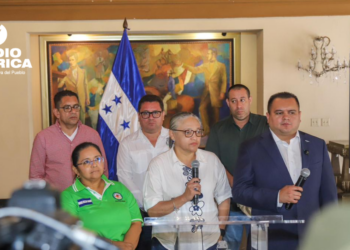 Gobierno y magisterio acuerdan mesa de diálogo y docentes suspenden protestas