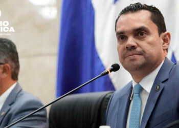 Presidente del Congreso instruye investigar apagones de energía y sospecha que podría ser "boicot" de gente de Libre