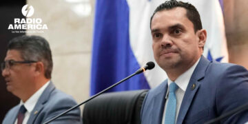 Presidente del Congreso instruye investigar apagones de energía y sospecha que podría ser "boicot" de gente de Libre