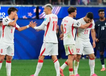 3-2. La felicidad llegó tarde para Turquía y se despide del Mundial