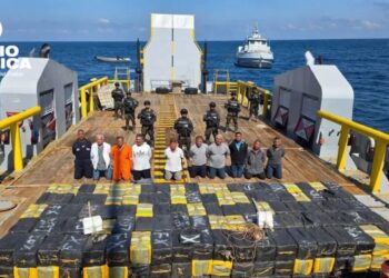 Interceptan en El Salvador dos embarcaciones con 6,68 toneladas de cocaína, informa Bukele