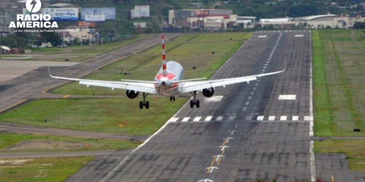SIT anuncia que el aeropuerto Toncontín no puede operar de manera internacional mientras exista una concesión con Palmerola