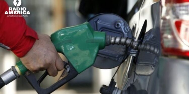 Por cuarta semana consecutiva habrá rebajas en el precio de los combustibles