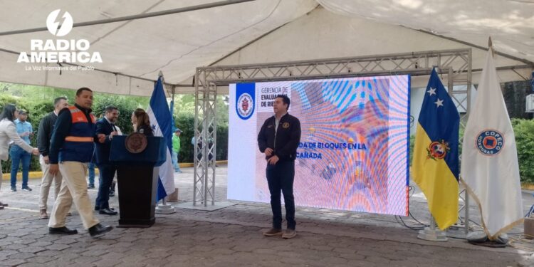 Autoridades de la AMDC presentan informe sobre el derrumbe en bodega de la capital