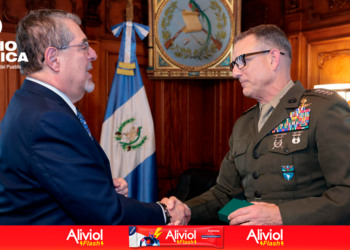 Jefe del Comando Sur de EE.UU. viaja a Guatemala tras polémica por posibles ataques aéreos