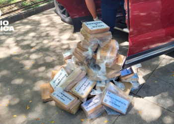 Policía decomisa 154 paquetes de supuesta cocaína ocultos en “caletas” de camioneta en Choluteca