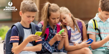 El Reino Unido prohibirá mañana el uso de redes sociales a los menores de 16 años