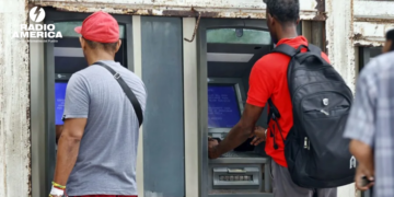 Visa y Mastercard dejan de operar en Cuba por las sanciones, informa el Banco Central