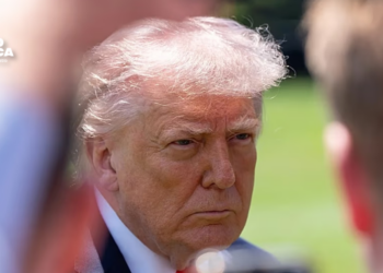 Juez anula política Trump que pausó proceso migratorio y de asilo de personas de 39 países