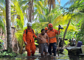 Al menos 95 evacuados tras impactar la tormenta Cristina en la zona costera de El Salvador