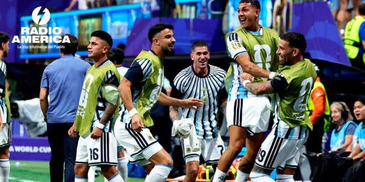 3-2. Argentina logra una remontada épica ante Egipto en solo 13 minutos y está en cuartos