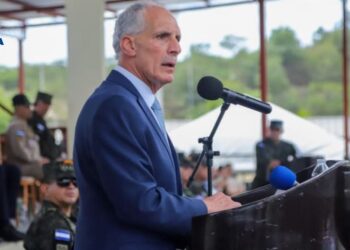 Asfura pide apoyo a EEUU para migrantes hondureños afectados por terminación del TPS