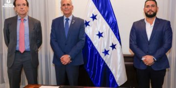 Gobierno ampliará y fortalecerá atención médica con la firma del convenio para la construcción del nuevo Hospital de Puerto Cortés