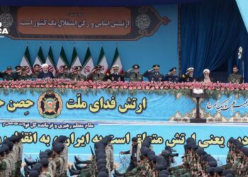 El Ejército iraní afirma que no cederá "ni un ápice" sobre el estrecho de Ormuz