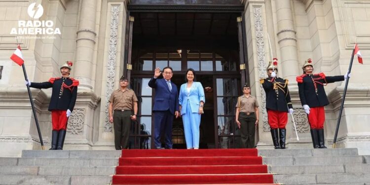 Keiko Fujimori admite que hay «muchas expectativas» sobre el Gobierno que asumirá en Perú