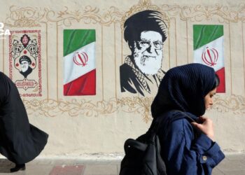 Irán informa de ataques contra objetivos de EEUU en Siria y Catar con varios muertos