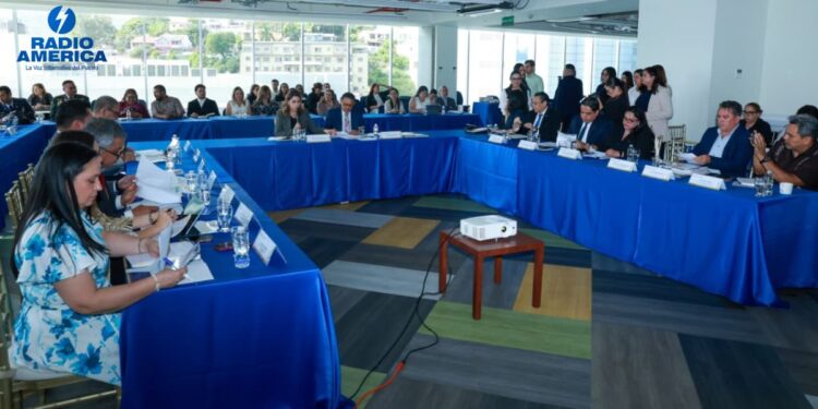Gobierno juramenta comitiva para modernizar el sistema educativo nacional a través del Coned