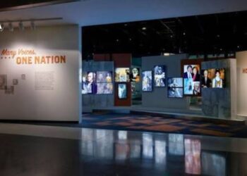 Una exposición reivindica en Miami a los inmigrantes como esencia de Estados Unidos