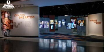 Una exposición reivindica en Miami a los inmigrantes como esencia de Estados Unidos