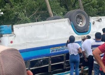 Al menos cuatro muertos y más de 25 heridos en accidente de tráfico en norte de Honduras