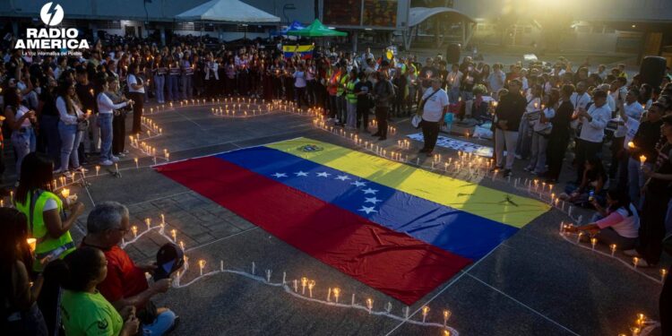 Venezuela intenta retomar la normalidad mientras avanza retirada de escombros en La Guaira